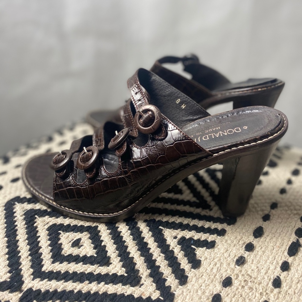 DONALD J. PLINER croc print slides.